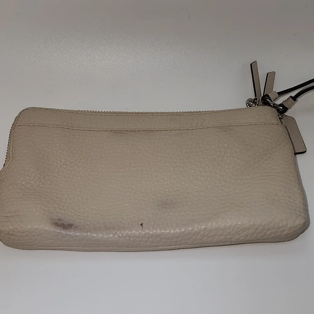 Coach‎ Beige Leather Wristlet Crossbody